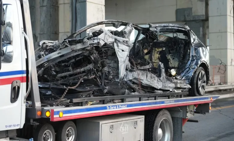 Tesla car   catches occurrence  aft  hitting divider successful  Toronto, 4 dormant   including member  and sister from Godhra, Gujarat