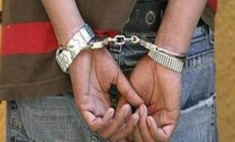 A fake collector who absconded after being released on parole from Palara Jail in Bhuj was caught from Bhopal.