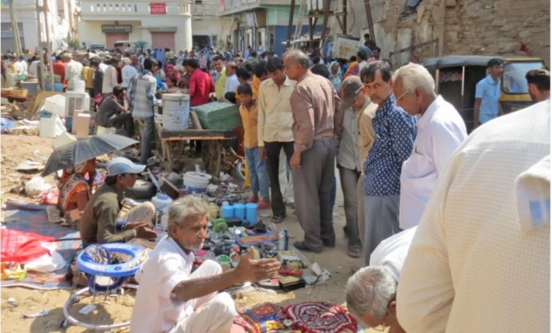 Diwali festivities in the market: The buzz of shopping in Bhuj Gujri market ahead of Diwali