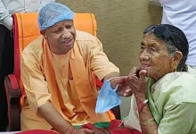 CM Yogi Adityanath's mother's health deteriorated, admitted to hospital