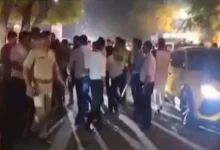 Clash between Bajrang Dal and police who came to perform Tilak at Garba in Gandhinagar