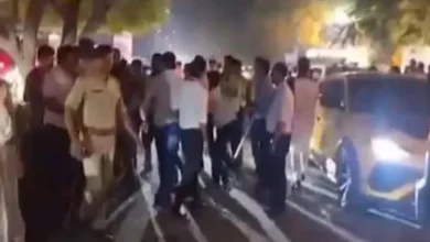 Clash between Bajrang Dal and police who came to perform Tilak at Garba in Gandhinagar