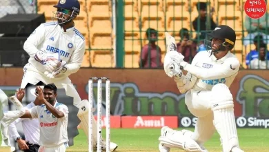 Conway adamant in Pune Test, but Ashwin impressive