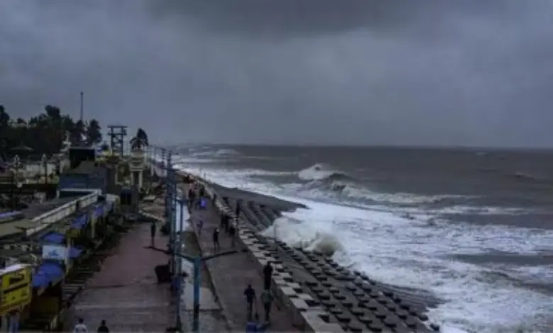 Cyclone Dana hits the coast of Odisha and West Bengal