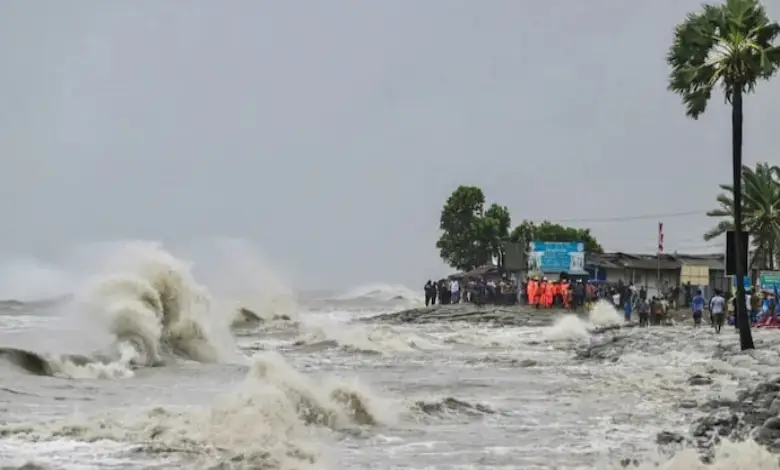 Cyclone Dana: Winds at speed of 120 km, schools closed