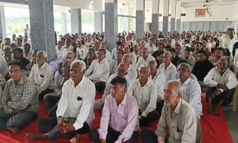 Farmers convention in Madhavpur against eco zone