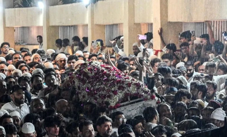 Final salute to Baba Siddiqui: Burial completed with full political honours