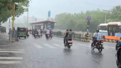 Weather in Ahmedabad turned, cold winds blew, rain with thunder