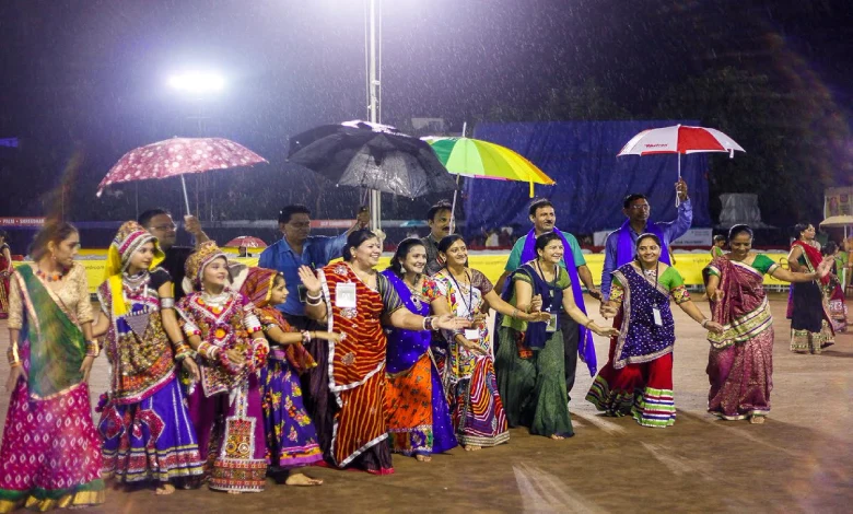 gujarat-weather-update-rain-ahmedabad-cities-garba-players-worried