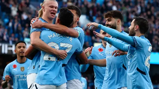 Holland sent Manchester City to the apical  of the Premier League