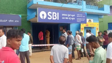 Smugglers stole 12.95 crores' worth of gold ornaments from SBI Bank