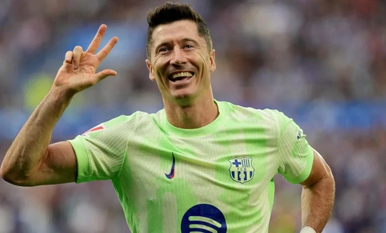 Lewandowski scores hat-trick, Barcelona wins 3-0