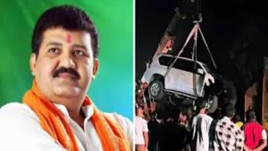 Maharashtra Minister Sanjay Rathods Convoy Meets With An Accident