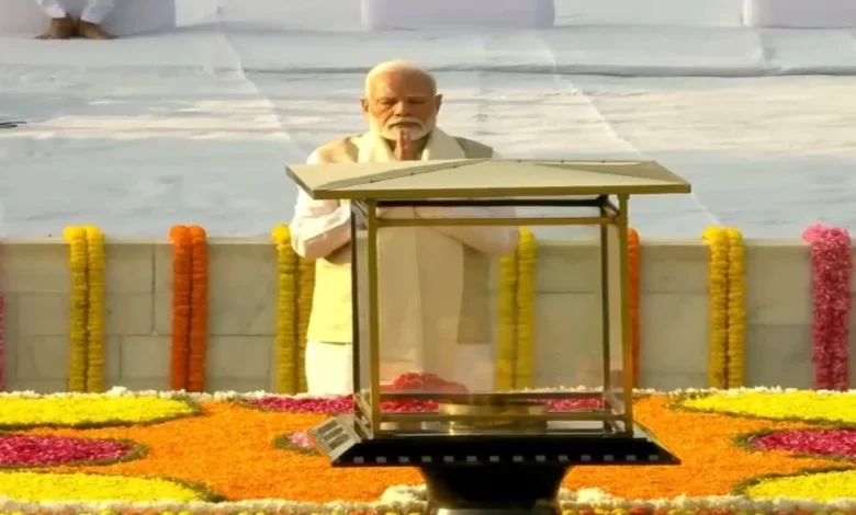  PM Narendra Modi pays homage to Mahatma Gandhi