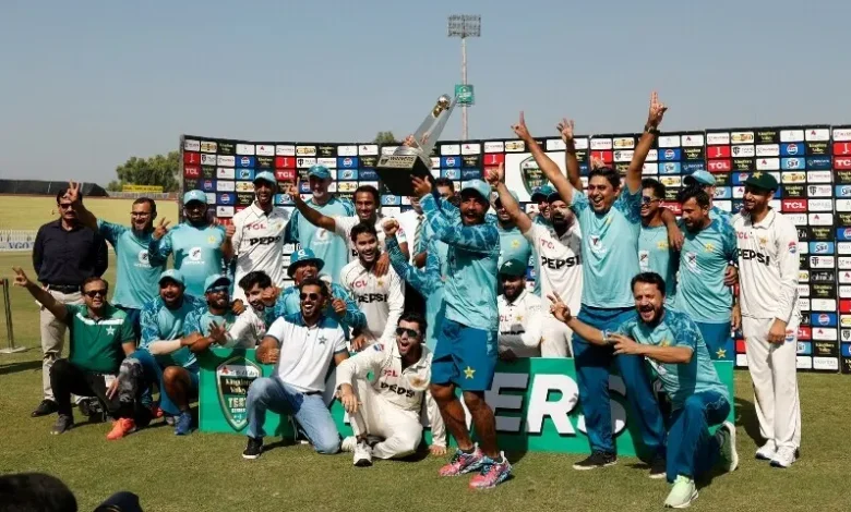 Pakistan wins trial  bid    against England's 2-1