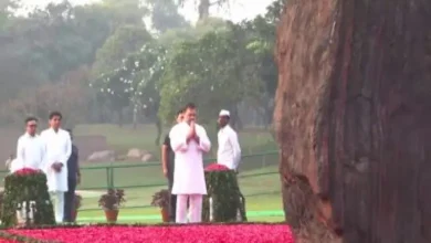 Rahul Gandhi paid tribute to Indira Gandhi at Shakti Sthal