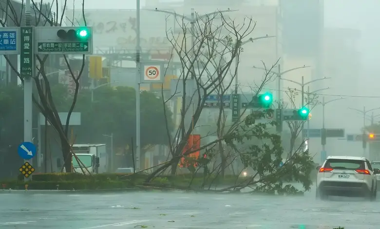 Typhoon Krathon Taiwan landfall