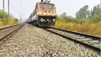 Vaishali express passes over broken track in Bihar