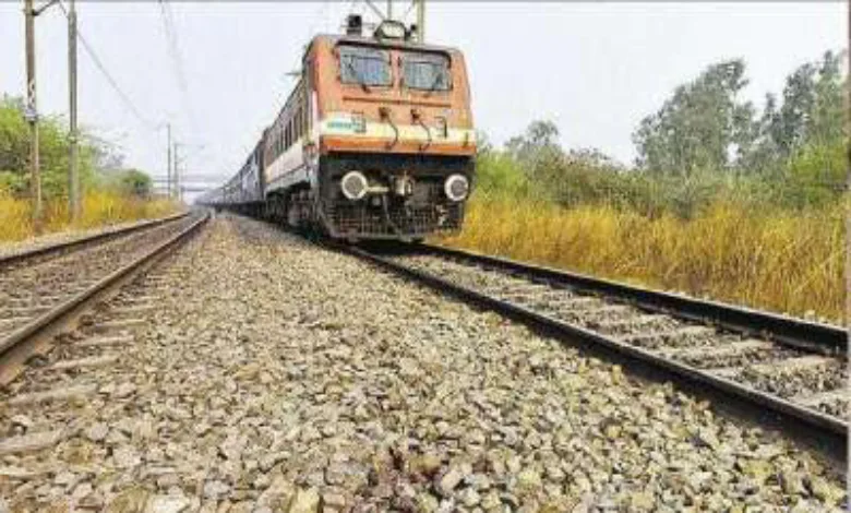 Vaishali express passes over broken track in Bihar