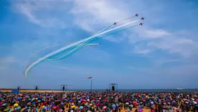 "People collapsed due to heatstroke at Chennai air show, medical teams providing aid"