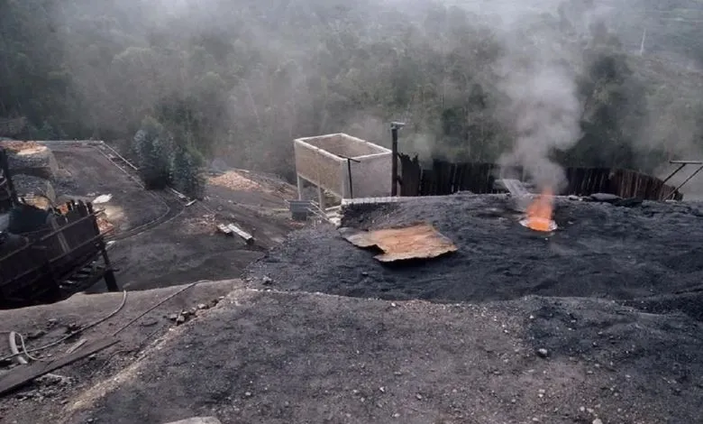 Massive explosion in West Bengal coal mine: 7 laborers killed-Video Viral