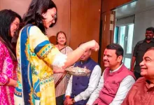 devendra fadnavis and wife amruta fadnavis declare net worth