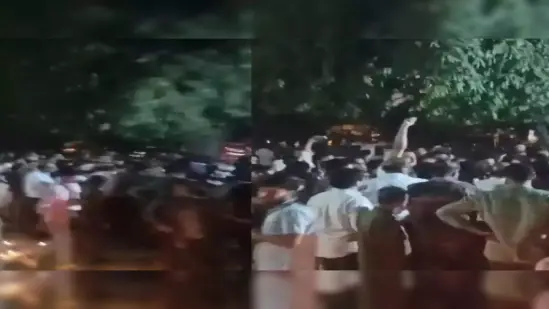 students clash at jamia millia islamia during diwali celebrations