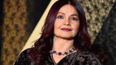 Chants of Jai Shri Ram and garba played in the metro: Actress Pooja Bhatt became Lalchol