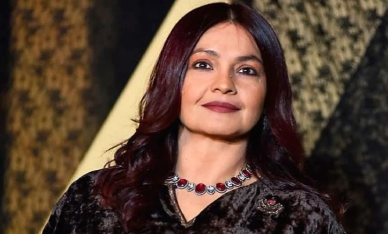 Chants of Jai Shri Ram and garba played in the metro: Actress Pooja Bhatt became Lalchol