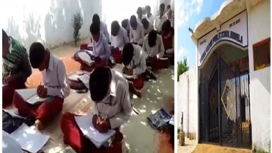 150 Einsteins at once! Children of a school can write cursive with both hands