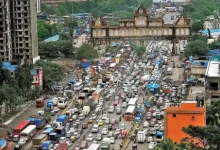 Commuters pass through toll plaza without stopping as Maharashtra gov announces toll waiver