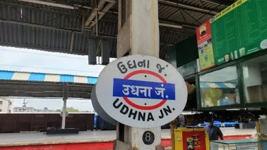 Migrants return home in Surat: Crowded police formation at Udhana station