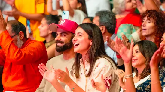 virat kohli and anushka sharma at krishna das kirtan in mumbai