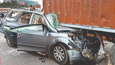 Car-container accident in Vadodara: Four people miraculously saved despite car being sandwiched