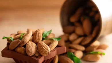 Do you also eat almonds like this? If you know the damage...