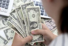 A further drop in foreign exchange reserves by $6.477 billion