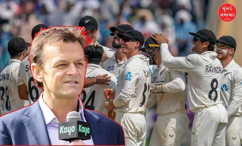 Gilchrist addressing the Indian cricket team after the loss to New Zealand