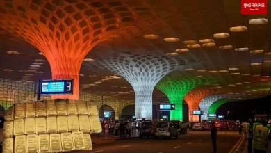 Gold worth Rs 2.10 crore seized from three passengers at Mumbai airport