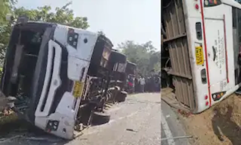 Terrible accident in Maharashtra's Gondia: Shivshahi bus overturns, 9 passengers die