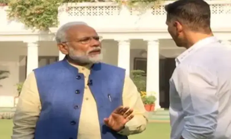 PM Narendra Modi asks about Akshay Kumar's health, video goes viral...