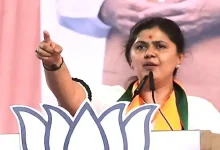 I don't need batenge toh katenge slogan says Pankaja Munde