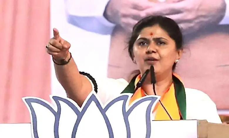 I don't need batenge toh katenge slogan says Pankaja Munde