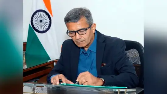 Rajesh Kumar Singh took charge as Defense Secretary, know who he is?