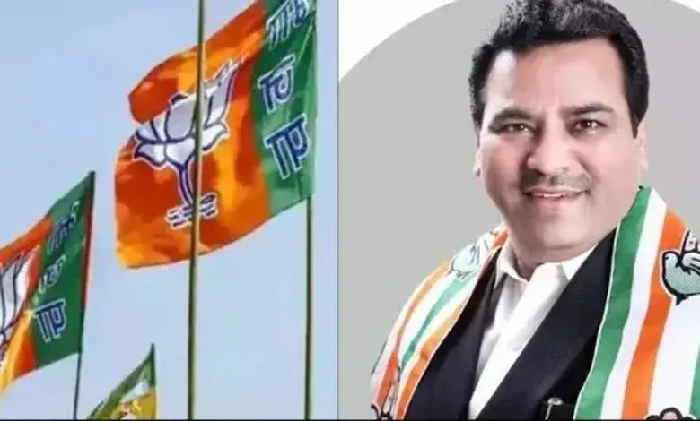 Election: Congress gets a blow from Navi Mumbai, former deputy mayor joins BJP