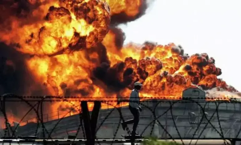 Massive fire from blast at Koyli refinery; A plume of smoke was seen in the distance