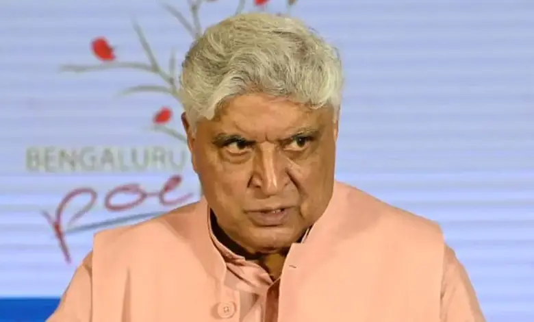 Lyricist Javed Akhtar acquitted arsenic  complainant withdraws case