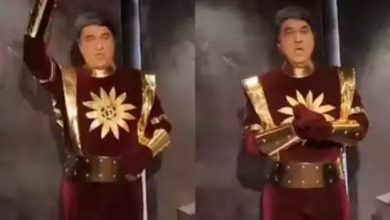 mukesh khanna as shaktimaan in a flying pose