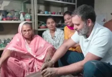 rahul gandhi spends diwali with painters and potters