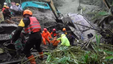 Landslides caused by heavy rain on Sumatra island, Indonesia, raising the death toll to 9.