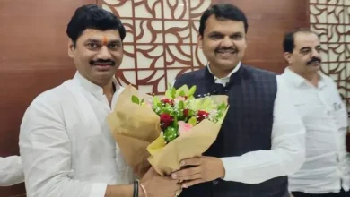 Dhananjay Munde meets Chief Minister Fadnavis